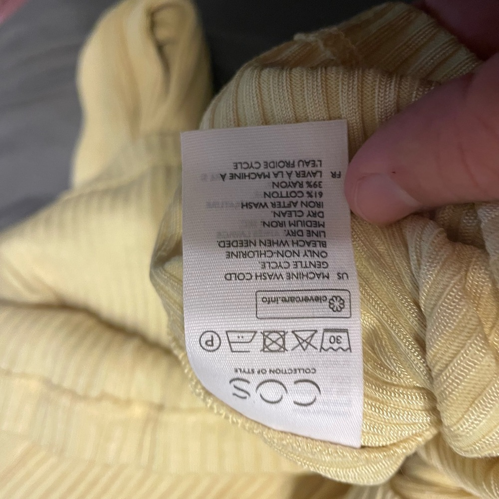 COS Light Yellow Ribbed Sweater Back Buttons size small NWT - Picture 7 of 7